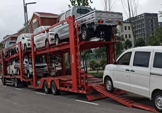 广州到漳州骄运面包车正在装车 广州到漳州骄运面包车正在装车